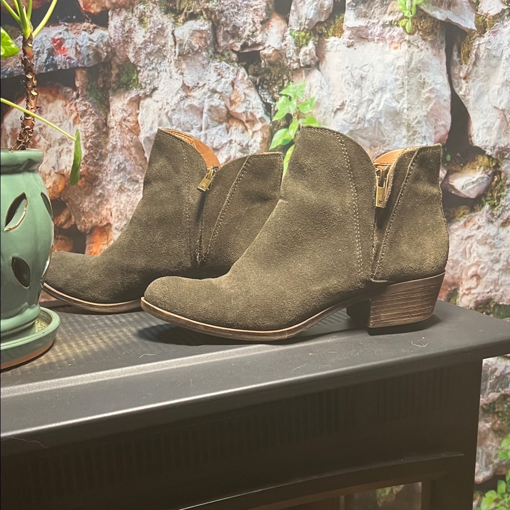👢Lucky Brand Suede Ankle Boots — Olive Green — Sz 8.5